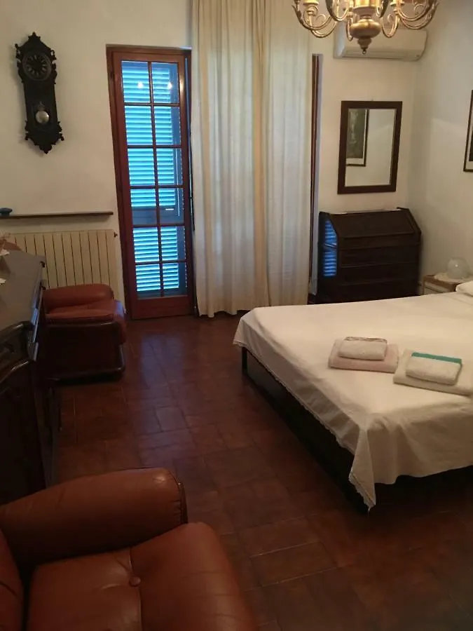 Casa Degli Zii Appartamento Letizia Luni 0*,
